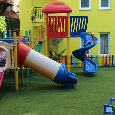 Hotel Rainbow Castle