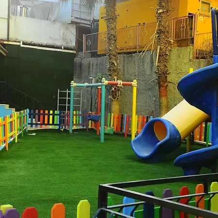 Hotel Rainbow Castle Side