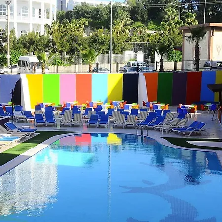 Rainbow Castle Hotel Side