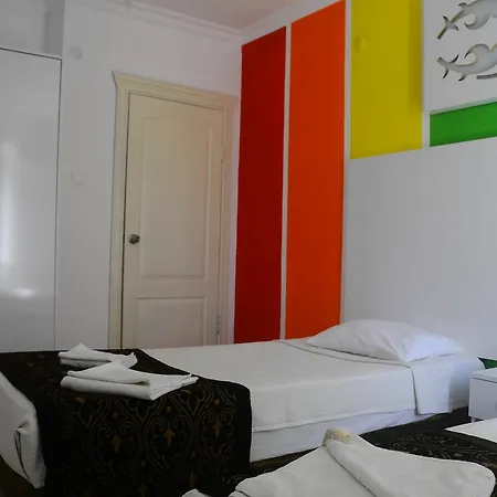 Hotel Rainbow Castle Side