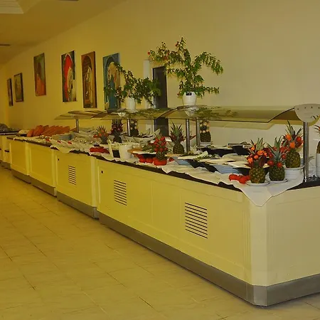 Otel Rainbow Castle 3*